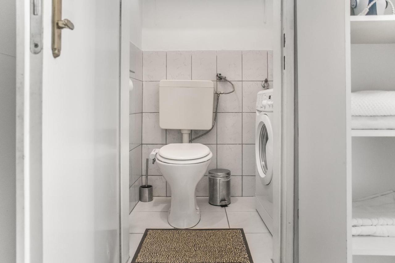 Ferienwohnung Cozy 1Br Apt. Near Millenium Tower & Danube River Wien Exterior foto