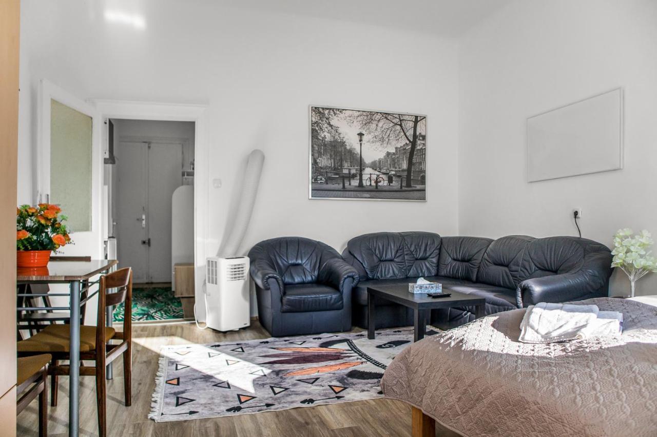 Ferienwohnung Cozy 1Br Apt. Near Millenium Tower & Danube River Wien Exterior foto
