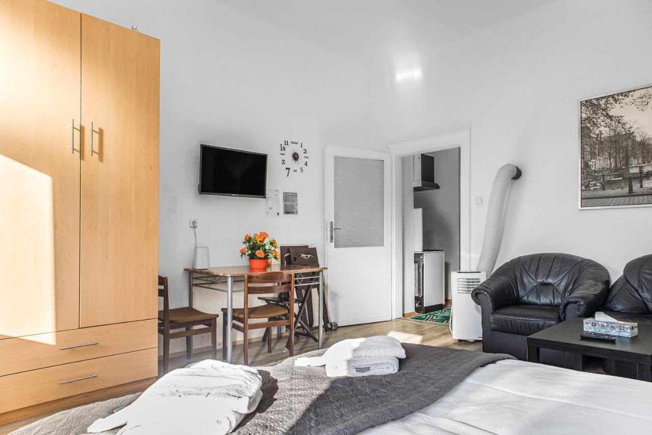 Ferienwohnung Cozy 1Br Apt. Near Millenium Tower & Danube River Wien Exterior foto